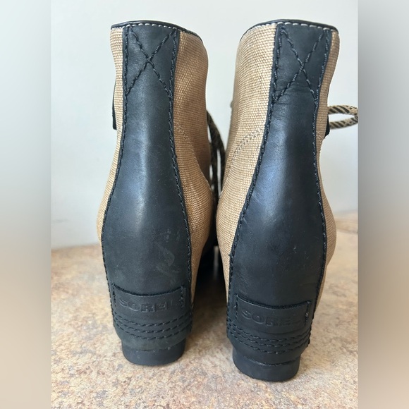 Sorel Joan of Arc Black Leather and Burlap like Canvas Wedge Boots size 6.5 - Picture 4 of 8